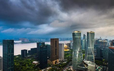 2022年杭州房价暴跌原因（2022下半年，楼市或迎来“抛售潮”，内行预测：3大原因超出想象） | 说明书网