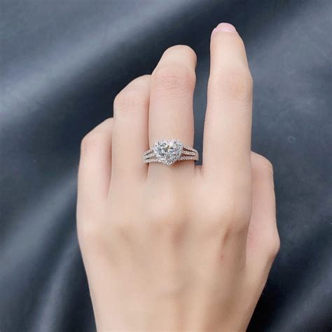 对戒带哪个手指 五指戴戒指的含义有哪些 - 中国婚博会官网