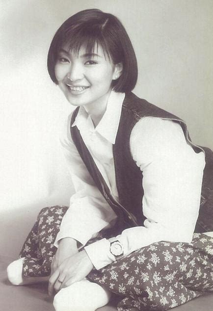 歌手陈红晒20年前旧照 气质独特笑容迷人_娱乐频道_凤凰网