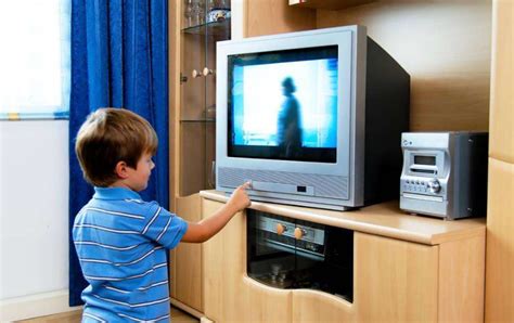 小孩看电子屏幕多长时间为好 小孩看电子屏幕应遵循的原则 _八宝网