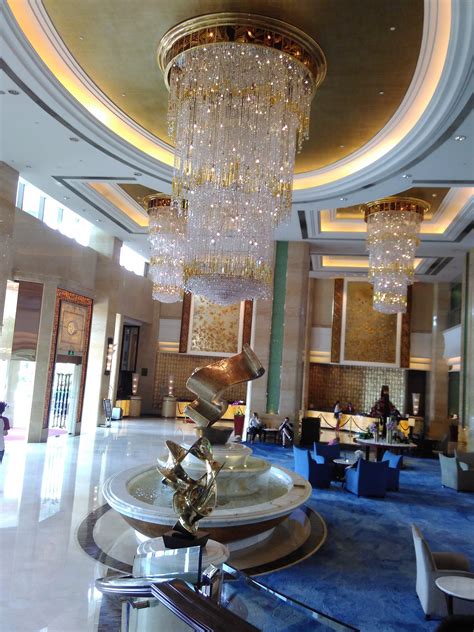 广州『雅致酒店』来了，云端客房+精致下午茶，270°赏广州夜景_落地窗