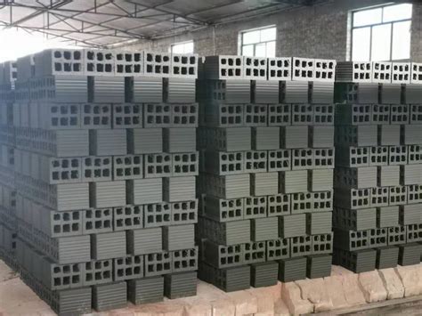 云南多名智障人员被安排搬砖:砖厂采矿许可证过期_手机新浪网