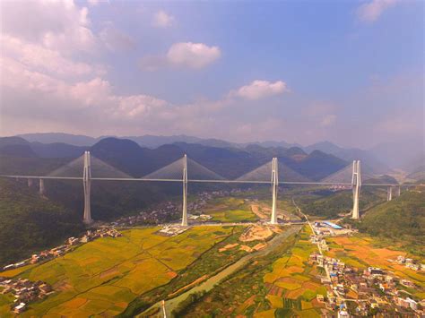 实拍：中国第一座高速路上的双塔双索面“斜拉桥”，一次重大突破