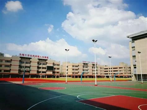 广东佛山重点中学将建附属九年一贯制学校，开设48个教学班