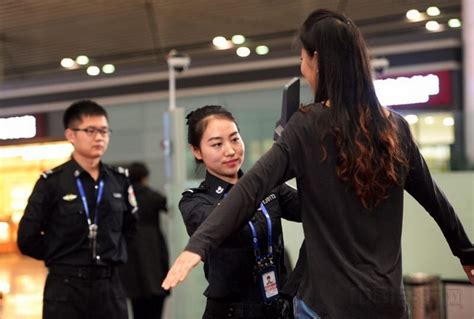 天津机场安检：多问一句 多看一眼-中国民航网