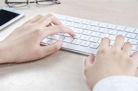如何快速学会用电脑键盘打字