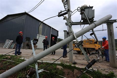 暴风雨袭击巴中达州 近60万用户停电 8日中午恢复 - 每日更新 - 华西都市网新闻频道