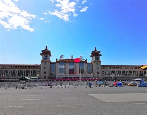 北京五大火车站今日再迎50万旅客返京_京报网