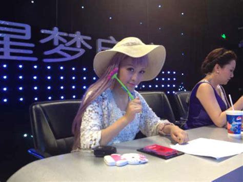 琳琳担任选秀节目评委 将与选手同场“战豆”_音乐频道_凤凰网