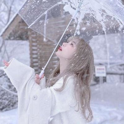 冬季女生唯美头像,高清带雪景的冬季女生头像简单气质图片_女生头像_头像屋