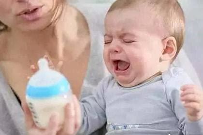 婴儿吃奶挣扎、打挺、蹬腿、哭闹？千万别乱发脾气，不是宝宝的错|宝宝|挣扎|婴儿_新浪新闻