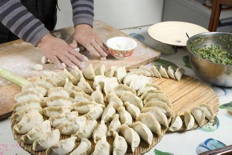 简单易学的饺子包法，几个步骤就能学会，喜欢的-百度经验