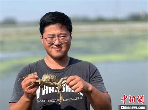 “95后”蟹农的致富经：在太湖南岸“蟹”逅生态养殖 - 人物风采 - 中国新时代公益网