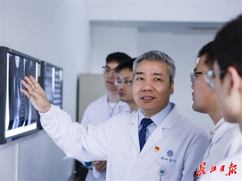 亚心医院被评为武汉十大科技创新企业领跑者 － 丁香园
