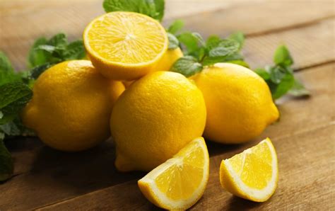 Limão emagrece mesmo? 7 motivos para incluir a fruta na dieta
