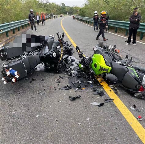 摩托车事故高清摄影大图-千库网