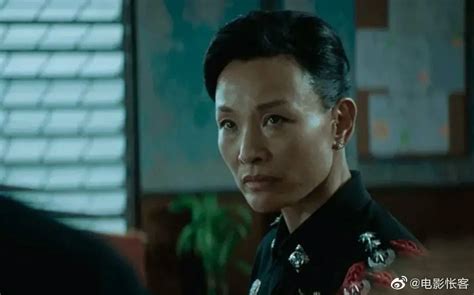电影《误杀》中，陈冲和谭卓饰演的两位母亲