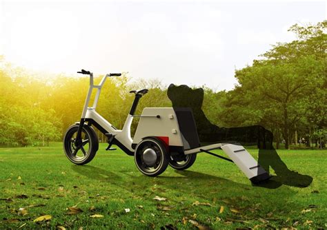 宝马展示城市电动滑板和货运三轮自行车概念