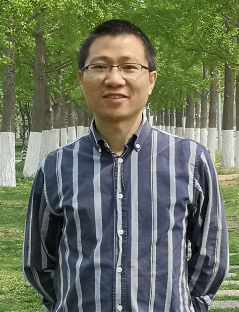 Prof. Kaihui Liu: 米级二维单晶材料的生长及性质调控 (2019/05/17)