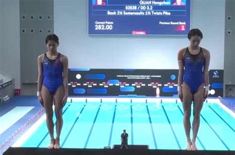 国际泳联世锦赛跳水女子10米台预赛全红婵第三跳失误拿到64.35分_腾讯视频
