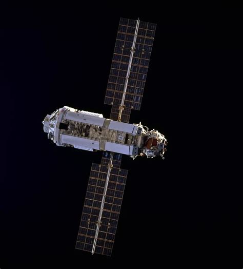 NASA：国际空间站最快明年向游客开放 往返票5800万美元-科技星光-逸影网