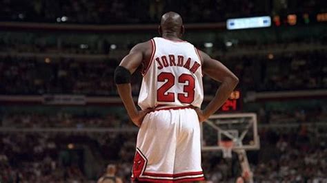 NBA篮球之神，乔丹的名声到底如何，纪录片真假难辨__财经头条