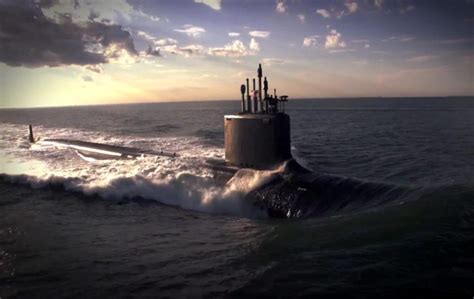 核潜艇下潜到三千米会被严重破坏，海洋生物为何无事发生？_凤凰网