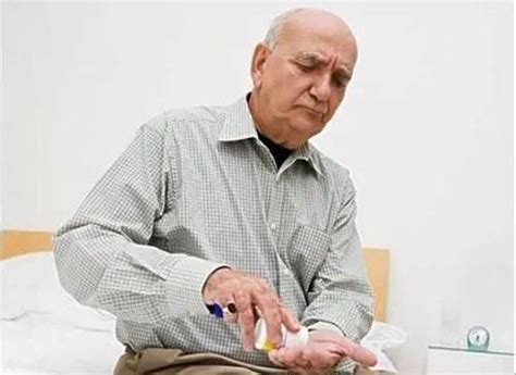 老年高血压患者：高压和低压“差”加大，危险吗？如何治疗？_药物