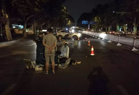 今日凌晨，一男子骑电摩在郑州金水路被撞身亡！年龄不超22岁-大河新闻