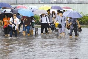 珠三角强降雨 穗多处街区水浸_凤凰网