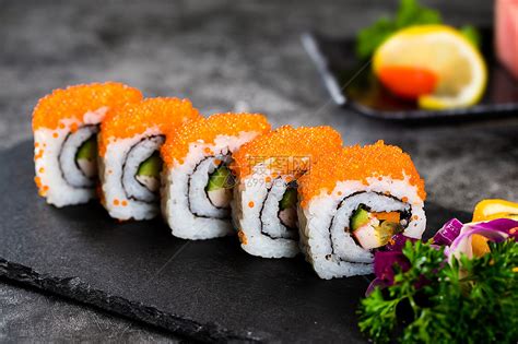 日式鱼籽箱寿司高清图片下载-正版图片500917970-摄图网