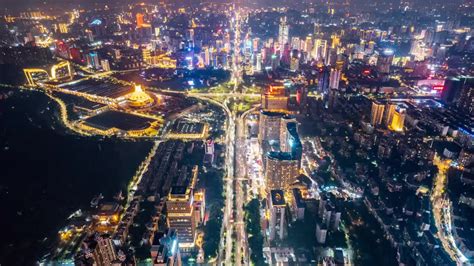 广西南宁：阳峰路夜市人气旺-人民图片网