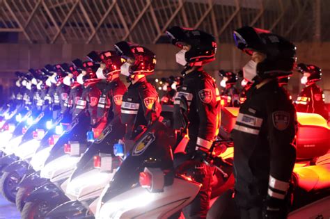 明日起， 东湖高新公安分局出入境窗口开启“夜间办证”模式 - 武汉市人民政府门户网站