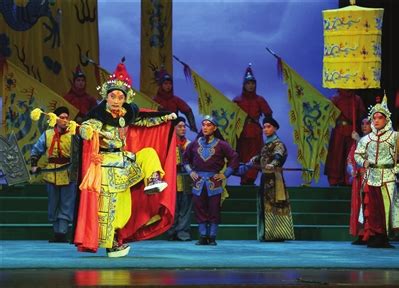 年轻人，唱京歌！上海京剧院十年打造时尚课堂，圈粉都市青年