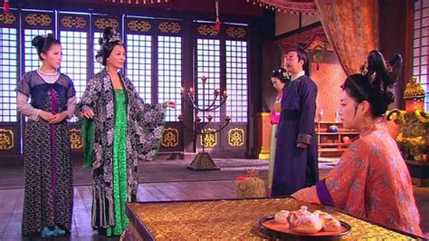紫钗奇缘：慈瑞夫人找霍王妃要回紫钗，被王妃重打三十大板_腾讯视频