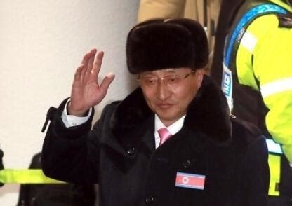 朝鲜代表团抵达韩国 下了飞机团长只说了一句话_手机新浪网