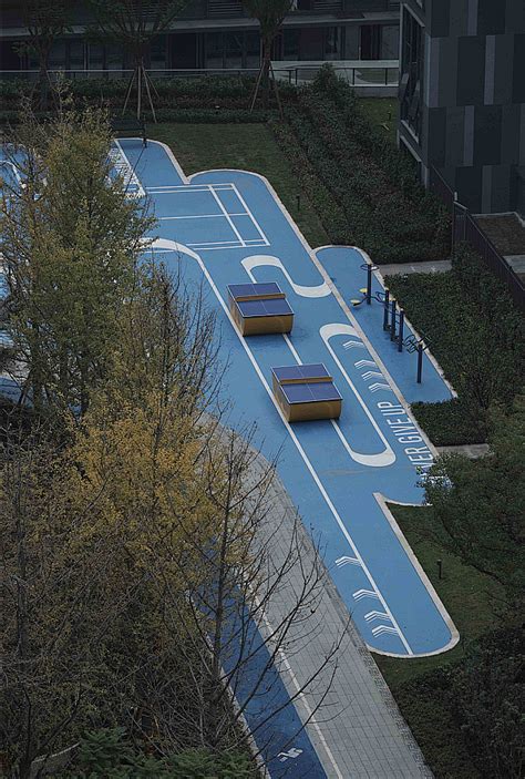 小区塑胶跑道建设的好处有哪些-杭州宝力体育设施工程有限公司