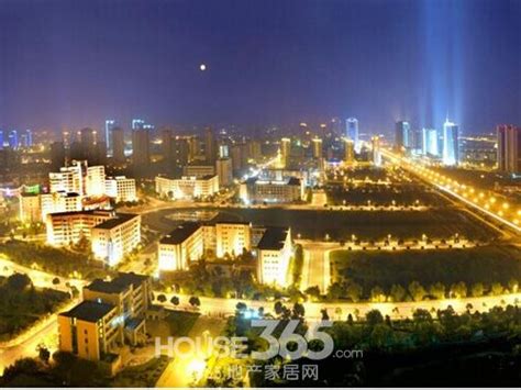 视觉江苏丨常州钟楼：千年运河畔夜景如画_江苏国际在线