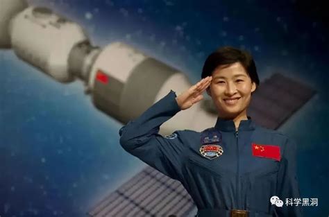 她们创造历史！人类首次全女性宇航员太空行走任务完成_凤凰网科技_凤凰网