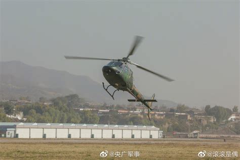 陆军航空兵学院组织直升机模拟特殊情况处置集训