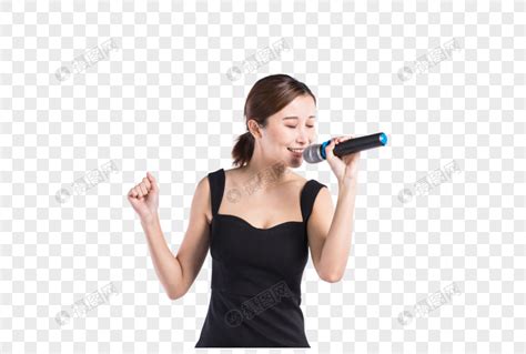 年轻女性手持话筒唱歌元素素材下载-正版素材400725188-摄图网