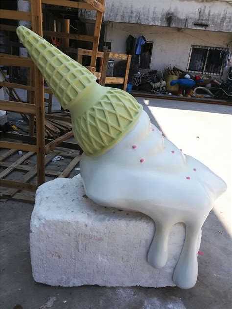 步行街美陈摆件仿真玻璃钢冰淇淋造型雕塑_满天下雕塑厂家-站酷ZCOOL