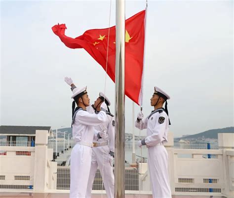 今天解放军和武警部队举行升国旗仪式，这些场面太震撼！_澎湃号·媒体_澎湃新闻-The Paper