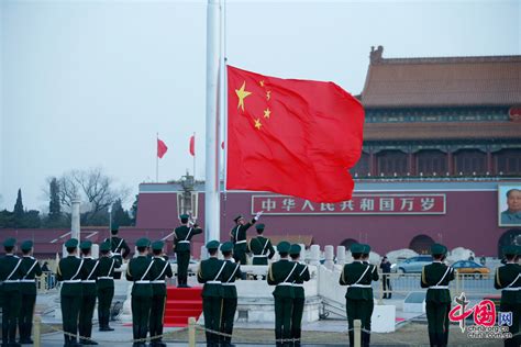 到北京看升国旗，为何来的人绵绵不绝？一语道破！