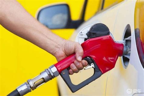 油罐车司机当起“油耗子” 半年偷油500余公斤