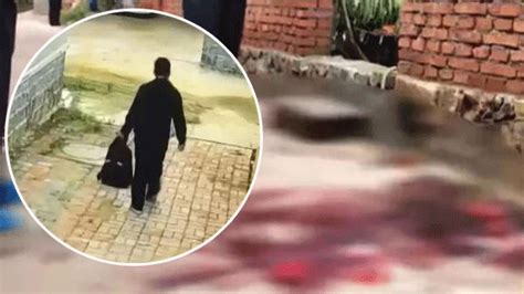 13岁男孩家中砍死母亲 警方：因其母管教严格_凤凰网视频_凤凰网