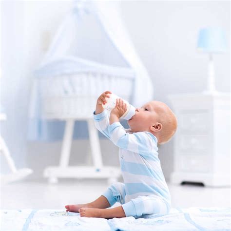 婴儿图片-喝奶的婴儿素材-高清图片-摄影照片-寻图免费打包下载