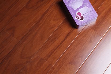晟象地板--江苏常州华天木业有限公司--强化地板|实木地板|实木复合地板