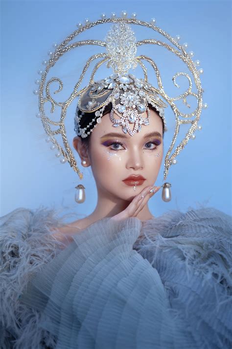 巴洛克妆容甜美女生头像