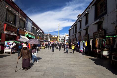 【年味西藏】镜头下的藏历新年拉萨街景|摄影|人文/纪实摄影|CChrisZhang_原创作品-站酷ZCOOL